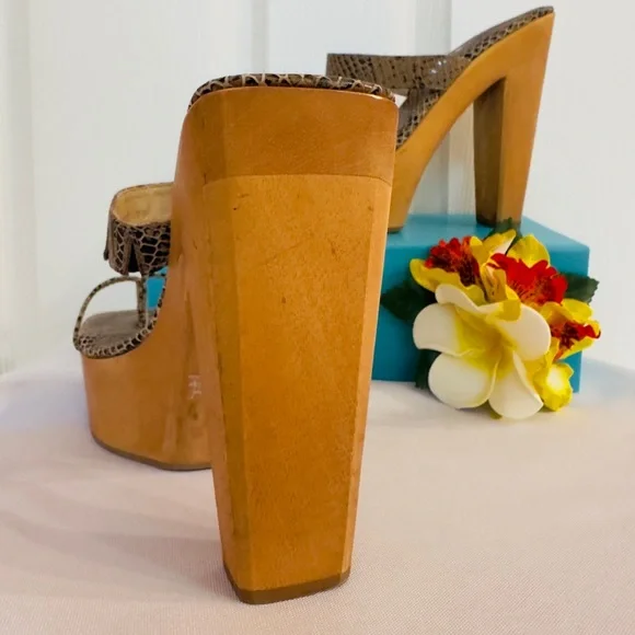 STEVE MADDEN ~ Snakeskin Platform 4” Wooden Heeled Slip-On Sandals size 7 - Picture 5 of 8